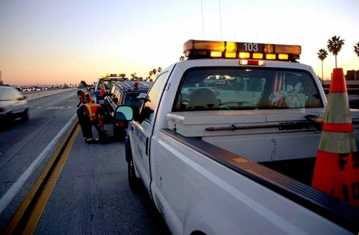 RoadMate Services helping a driver in Pittsburgh